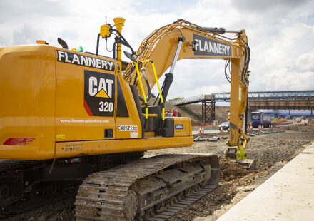 How Can Projects Benefit From the New Cat 320 Hex Trimble Earthworks