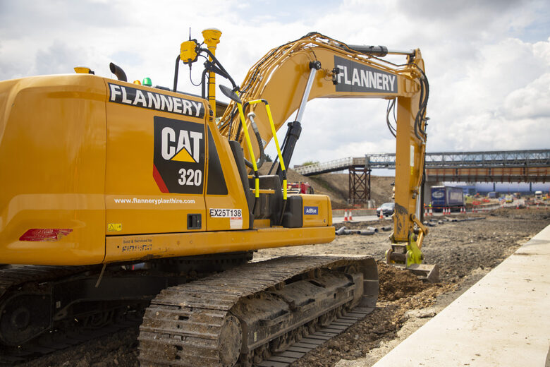 Cat 320 Trimble_5359